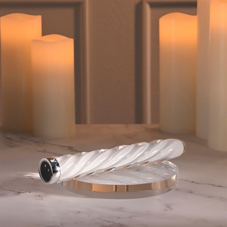 Picture of In a Twist - White